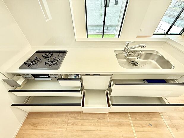 【キッチン】■家族の絆を深める、温もりのあるキッチン