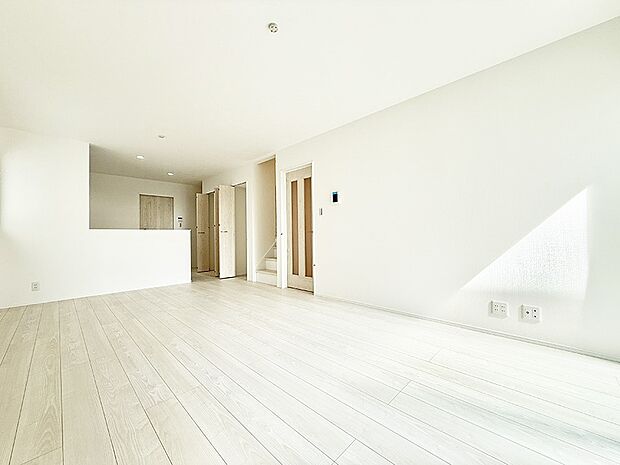 【リビングダイニング】■シンプルだけど贅沢、大切な人と過ごす心がほどける空間