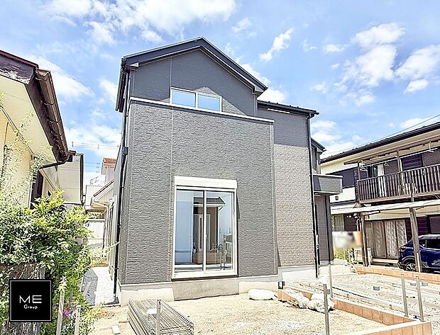 【現地外観写真】■家族みんなが笑顔で過ごせる、安心感のある住まい