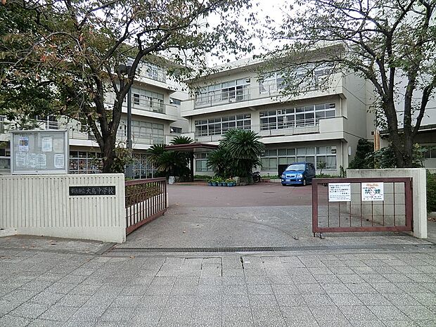 横浜市立大鳥中学校（約300m・徒歩4分）