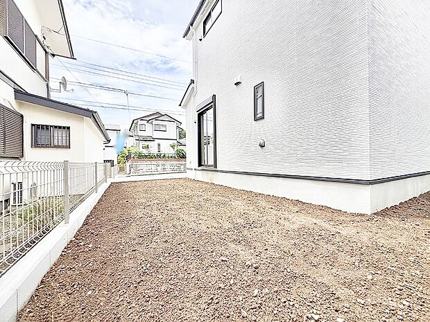 【前面道路含む現地写真】■新しい住まい、街の新しい風景