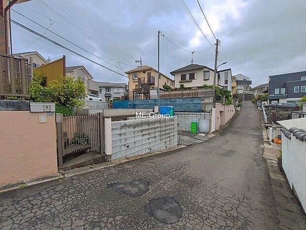【前面道路含む現地写真】■この道を歩けば、毎日が少し特別になる
