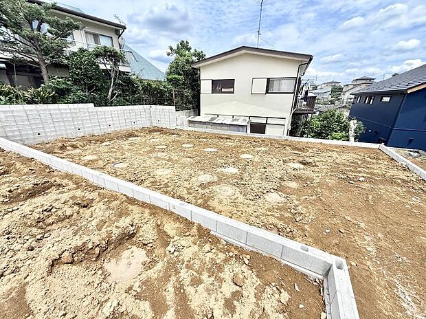 【現地外観写真】3号棟  ■家族みんなが笑顔で過ごせる、安心感のある住まい
