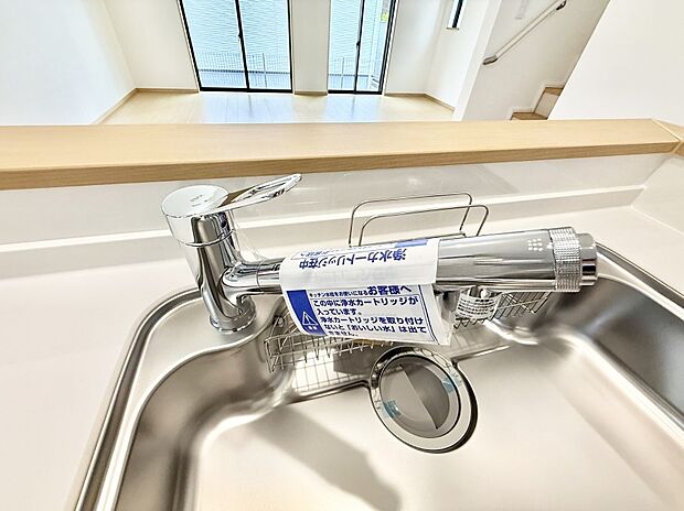 【浄水器】■清潔でおいしい水を手軽に供給してくれます