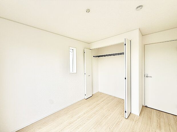 【子供部屋】2号棟  ■読書や趣味リモートワークなどさまざまな用途に対応できる柔軟さがあります