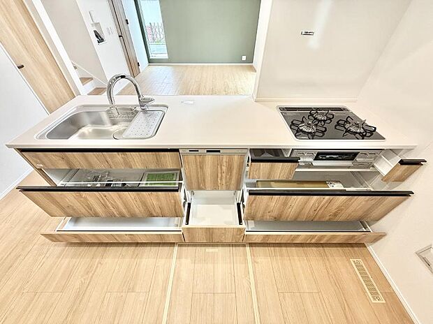 【ダイニングキッチン】1号棟  ■キレイに片付く、使いやすいキッチン