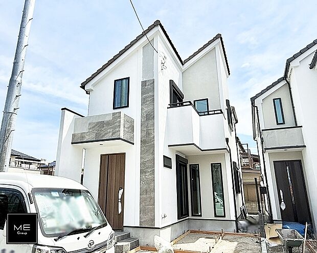 【現地外観写真】1号棟  ■暮らしを彩る充実した設備仕様が備わった住まい