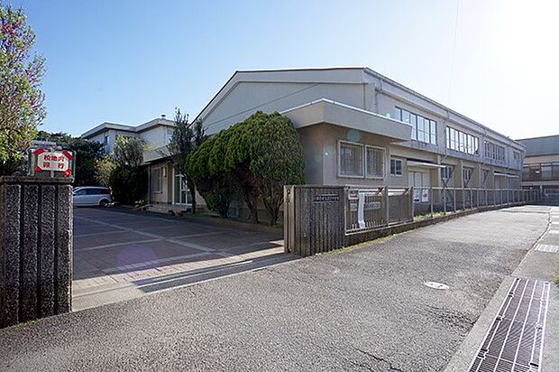 小田原市立酒匂中学校（約2,030m・徒歩26分）
