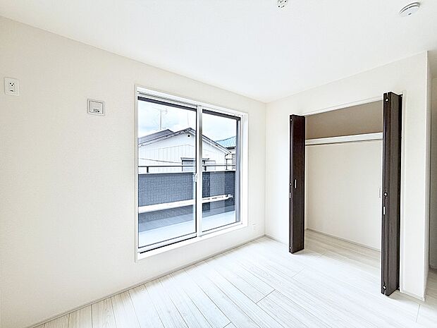 【リビング以外の居室】3号棟  ■シンプルで使いやすい空間がスッキリ感じられます