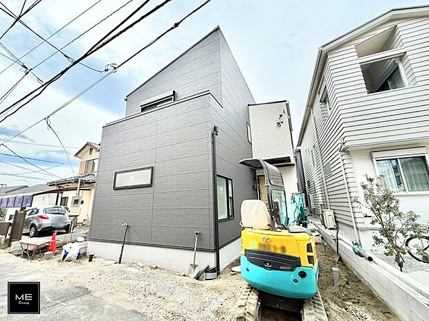 【現地外観写真】1号棟  ■暮らしを彩る充実した設備仕様が備わった住まい