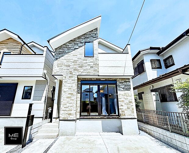 【現地外観写真】2号棟  ■暮らしを彩る充実した設備仕様が備わった住まい