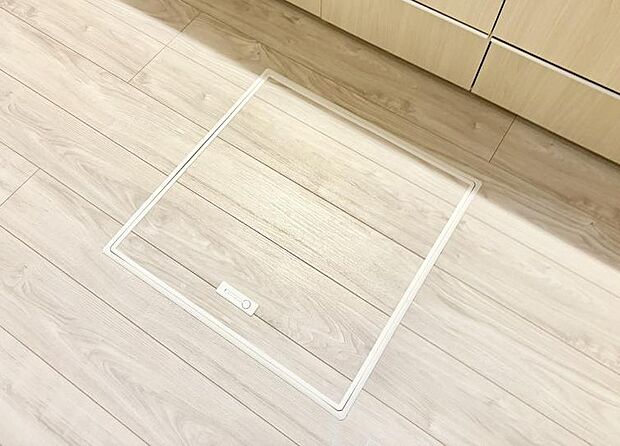 【床下収納】■隠れた収納スペースで家全体がスッキリ