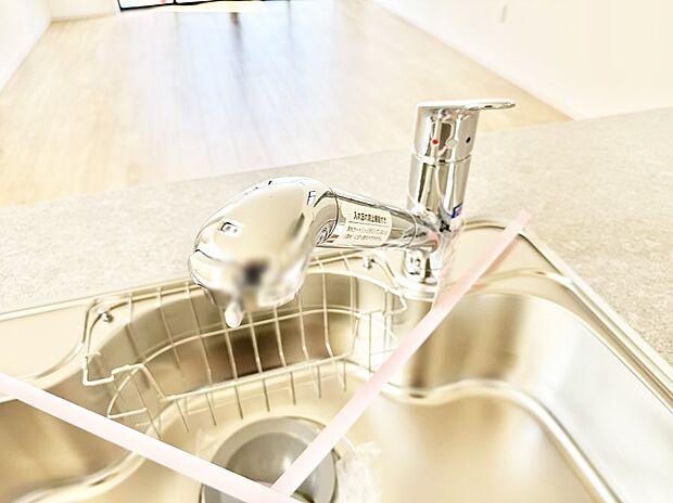 【浄水器】■清潔でおいしい水を手軽に供給してくれます