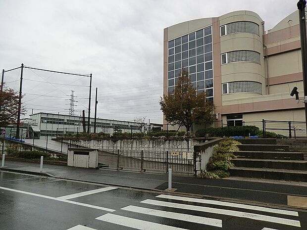 横浜市立東山田小学校（約350m・徒歩5分）