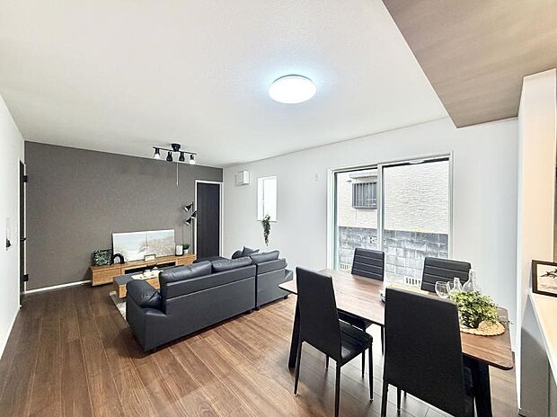 【ダイニング】2号棟  ■ふとした瞬間に幸せを感じる、心地よい場所