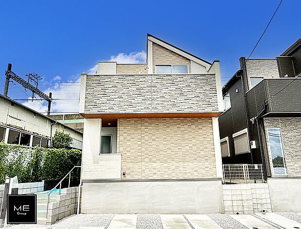 【現地外観写真】2号棟  ■新しい暮らしが始まる場所で、家族の絆を深める