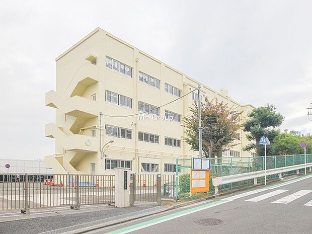 横浜市立小菅ヶ谷小学校(約900m・徒歩12分)