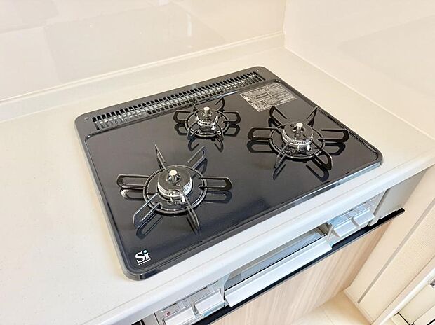 【3口ガスコンロ】■一度に多くの料理ができ便利で効率的