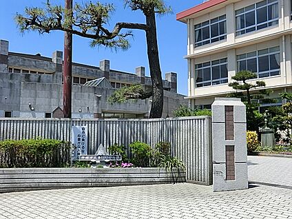 平塚市立春日野中学校 700m(9分)