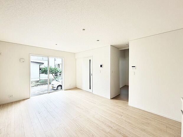 【リビング】1号棟 ■自然と会話が生まれる、心地よいひととき