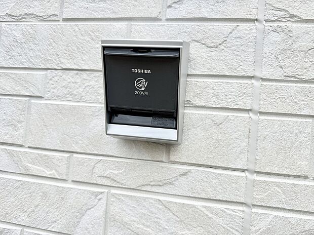 【屋外コンセント】■屋外に電源コンセントがあれば、高圧洗浄機で窓や外壁を掃除するなど便利です。
