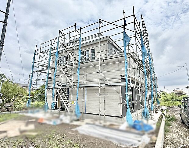 【現地外観写真】1号棟 ■暮らしを豊かにする充実した仕様設備で快適に