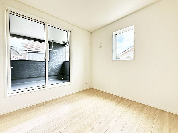 【リビング以外の居室】1号棟  ■落ち着いた色合いのお部屋で穏やかな時間を楽しめます
