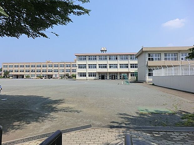 綾瀬市立綾西小学校(約700m・徒歩9分)