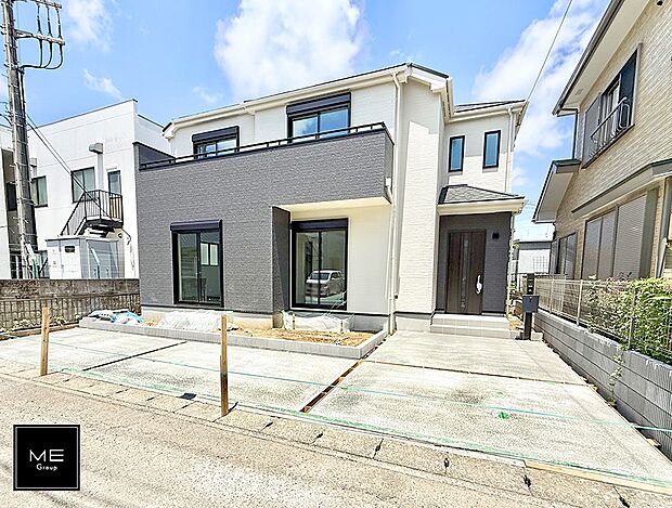 【現地外観写真】A号棟 ■暮らしを彩る充実した設備仕様が備わった住まい