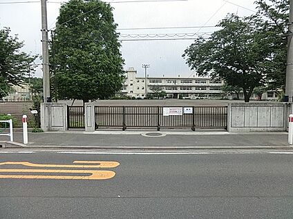 相模原市立光が丘小学校 880m(11分)