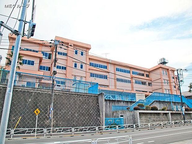 八王子市立長房小学校(約1,130m・徒歩15分)
