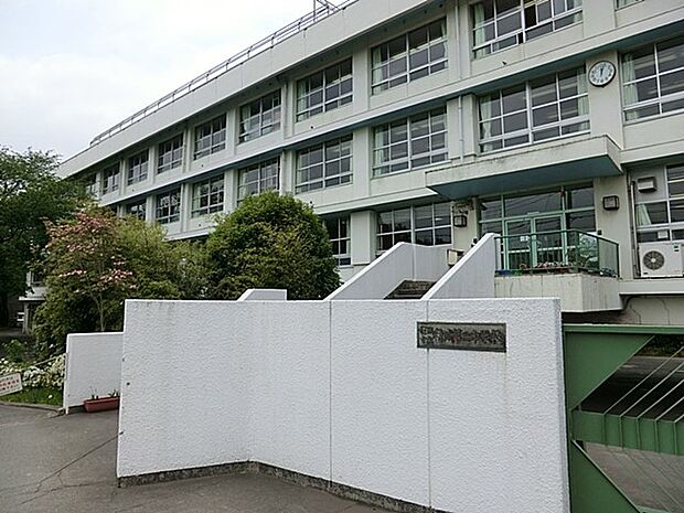 稲城市立稲城第二中学校(約850m・徒歩11分)