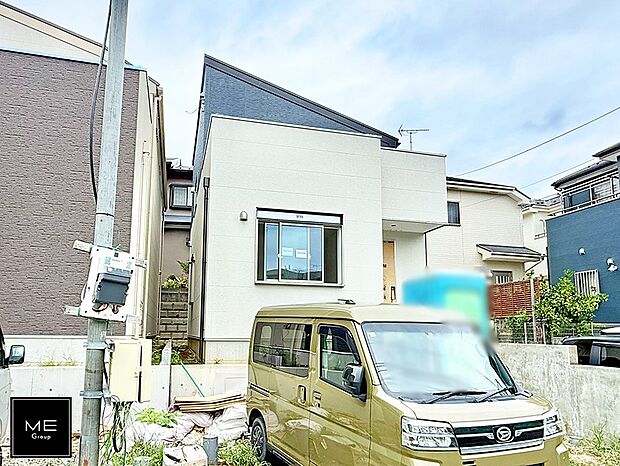 【現地外観写真】A号棟  ■家族みんなが笑顔で過ごせる、安心感のある住まい