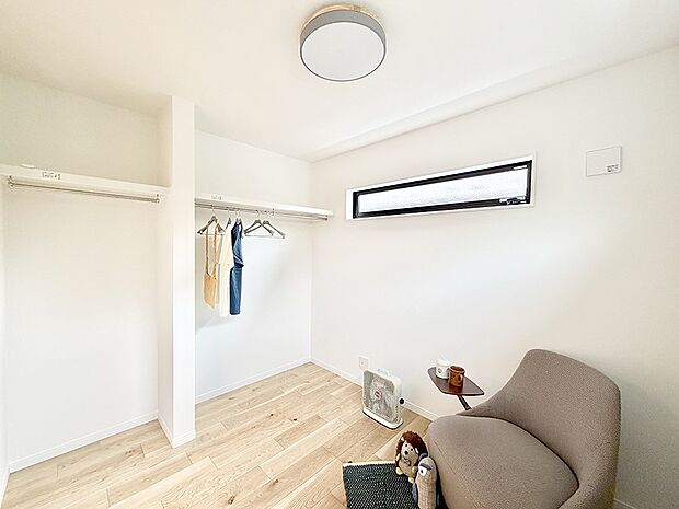 【リビング以外の居室】1号棟 ■落ち着いた雰囲気のお部屋で心が安らぐ空間