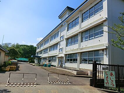 平塚市立豊田小学校 210m(3分)