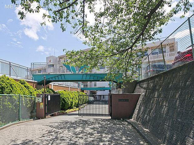 横浜市立権太坂小学校(約550m・徒歩7分)