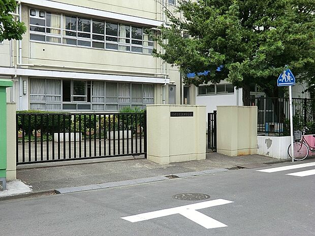 川崎市立渡田中学校(約500m・徒歩7分)