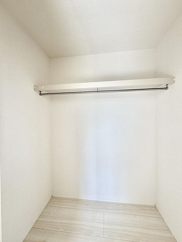 【収納】2号棟  ■WIC付きで衣類も荷物もまとめて収納