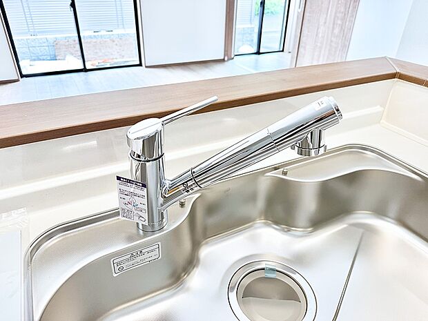 【浄水器】■清潔でおいしい水を手軽に供給してくれます
