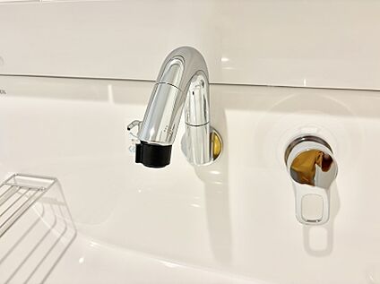 ハンドシャワー付洗面台