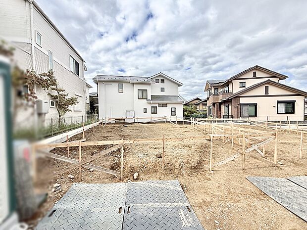 【現地外観写真】C号棟  ■暮らしを豊かにする充実した仕様設備で快適に