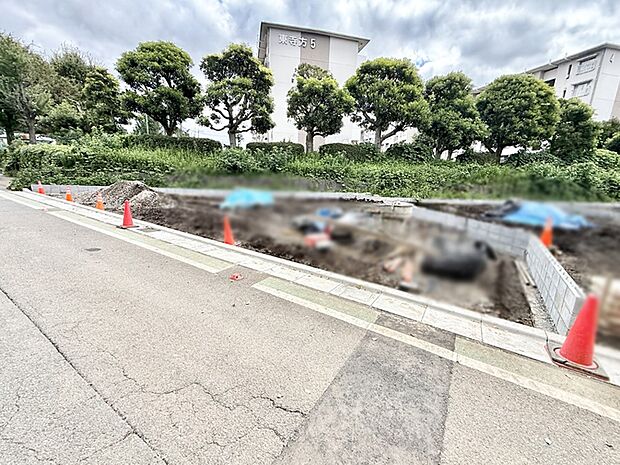 【現地外観写真】1号棟 ■新しい暮らしが始まる場所で、家族の絆を深める
