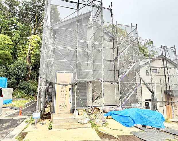 【現地外観写真】4号棟 ■暮らしを豊かにする充実した仕様設備で快適に