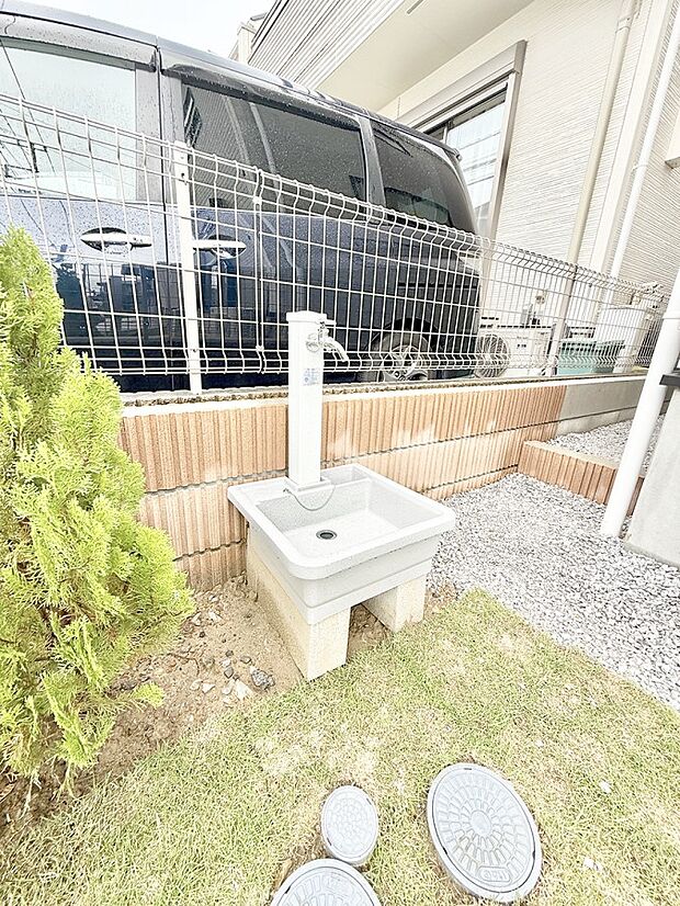 【その他現地】■ガーデニングや洗車などの際に大活躍な屋外立水栓