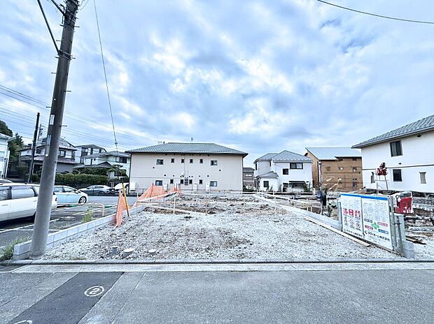 【現地外観写真】2号棟 ■家族みんなが笑顔で過ごせる、安心感のある住まい