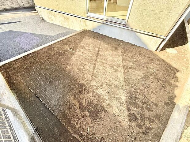 【庭】1号棟 ■癒しのスペースとして活用できますね