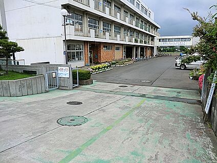 相模原市立田名北小学校 1190m(15分)