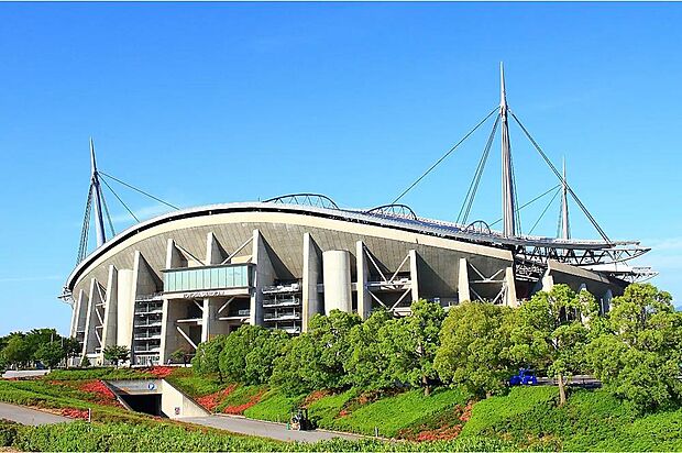 豊田スタジアム(約1,900m)