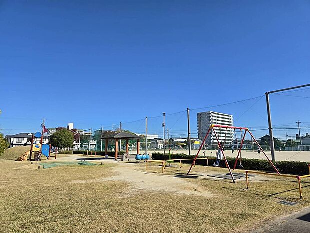 東栄公園(約450m)