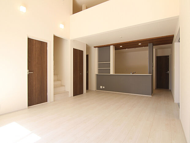 【1号棟】LDK※　CG家具を配置する前の写真です。